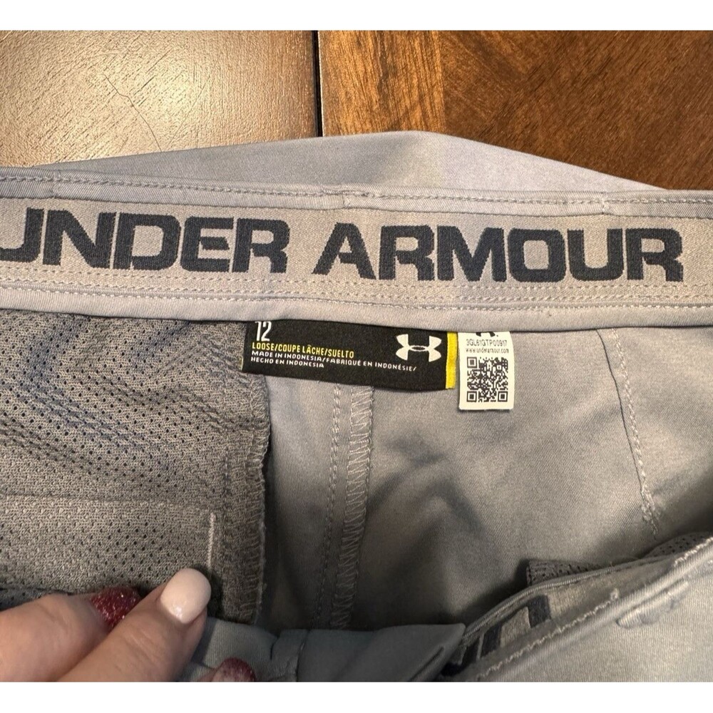 Boys Under Armour Gray Golf Shorts Size 12 Loose Heat Gear Performance Golf - Picture 5 of 6